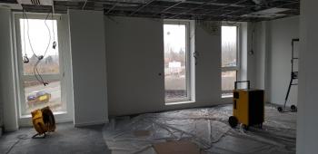 En hiver, accélérer le séchage de vos enduits et plâtres en louant un chauffage mobile et un déshumidifiicateur